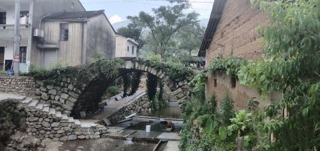 1671512802483042984.jpg 奉化有一村子,书圣王羲之隐居地,爱国女词人李清照两度避难寓居2.jpg